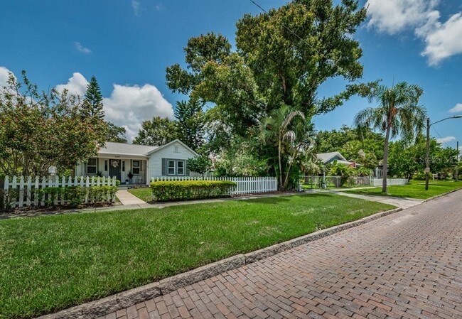 1037 18th Ave N in St. Petersburg, FL - Building Photo - Building Photo