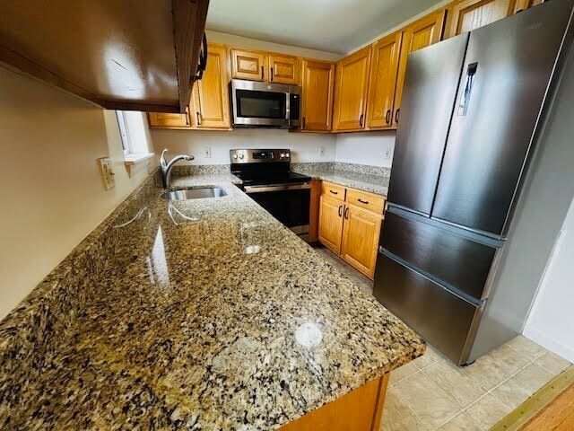 76 Charles River Rd in Waltham, MA - Building Photo - Building Photo