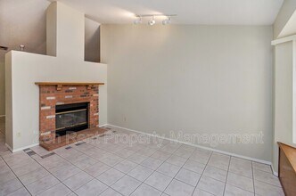 5802 E Enrose St in Mesa, AZ - Building Photo - Building Photo