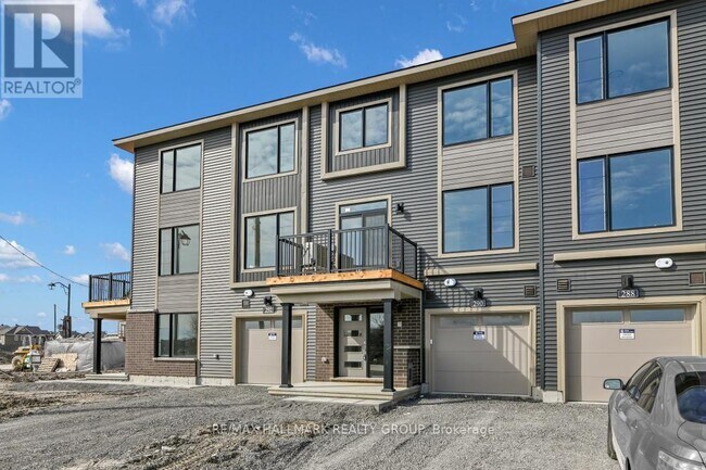 290 Bankside St in Ottawa, ON - Building Photo - Building Photo