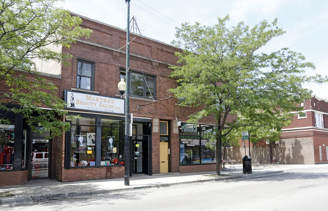 3038-3042 N Milwaukee Ave in Chicago, IL - Foto de edificio - Building Photo