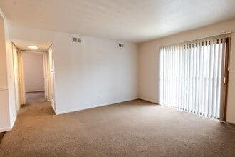 Seminole in Springfield, MO - Foto de edificio - Building Photo