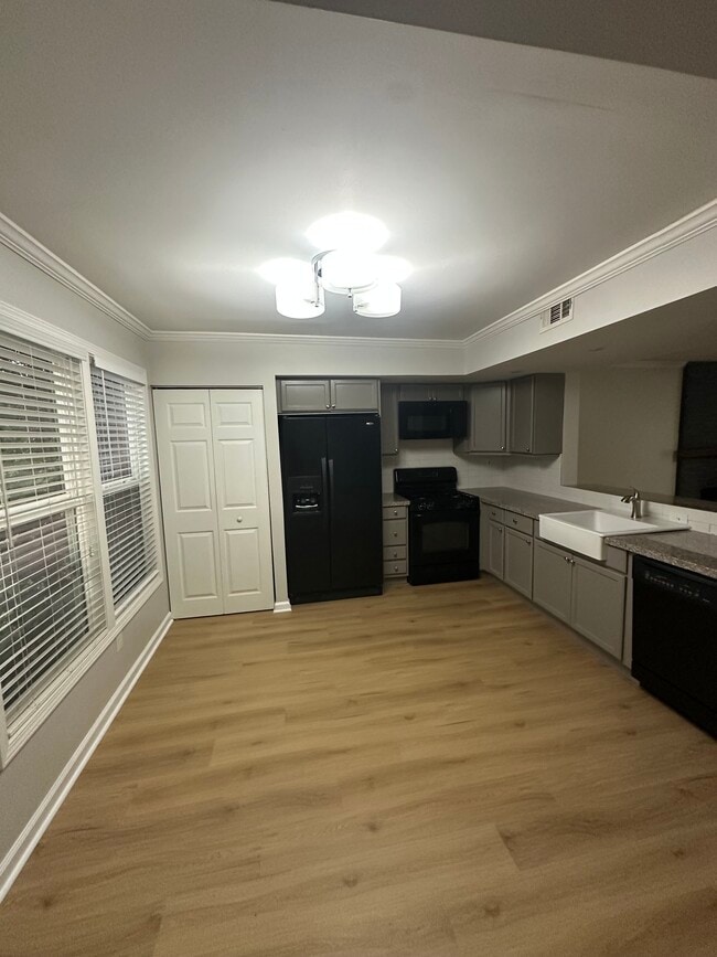 889 Regal Path Lane in Decatur, GA - Building Photo - Building Photo
