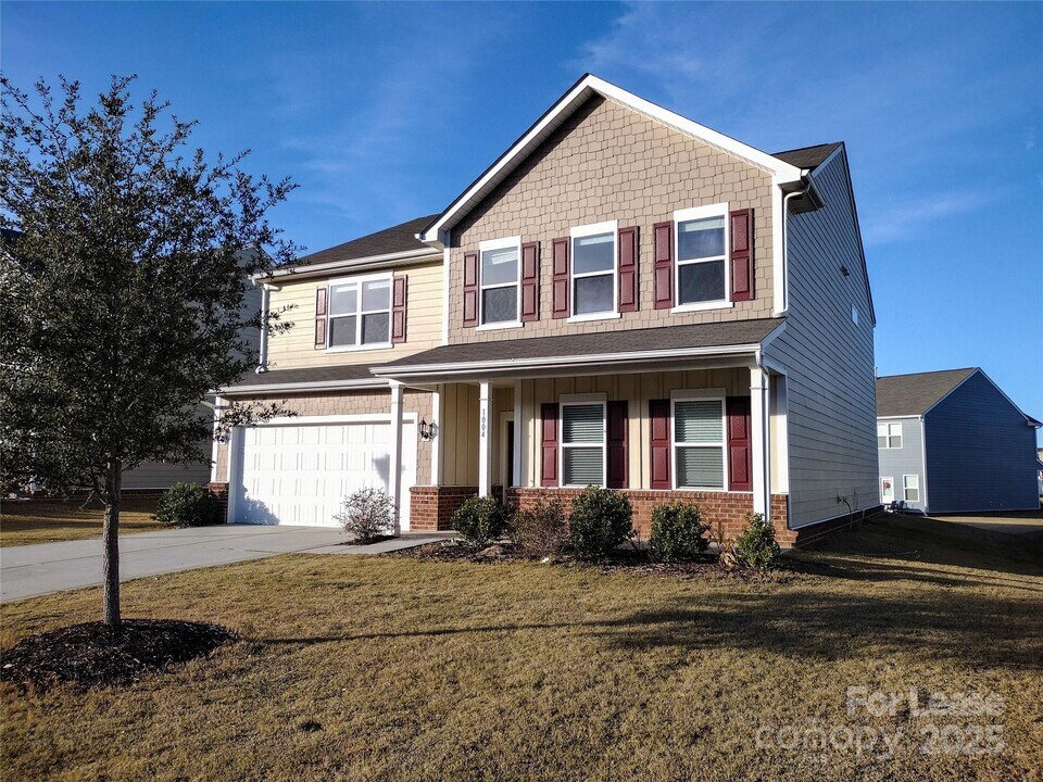 1004 Sunflower Ln in Indian Trail, NC - Building Photo