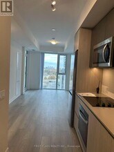 5858 Yonge St in Toronto, ON - Building Photo - Building Photo