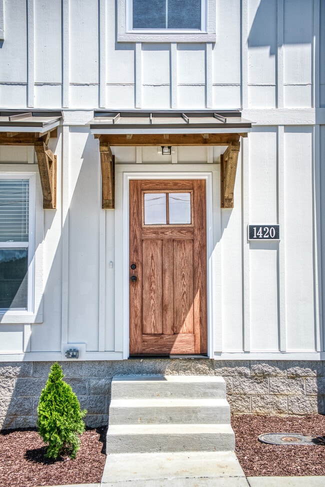 property at 1424 Spring Pointe Ln