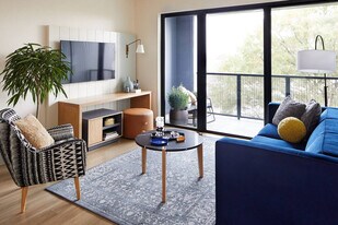 1050 Brady Ave NW in Atlanta, GA - Building Photo