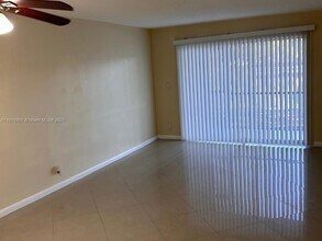7920 N Colony Cir in Tamarac, FL - Building Photo - Building Photo