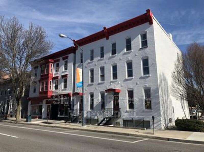 40 E Washington St in Hagerstown, MD - Building Photo