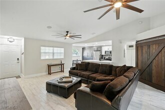 9624 Crescent Garden Dr in Naples, FL - Building Photo - Building Photo