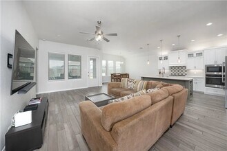 1718 Antoinette Dr in Corpus Christi, TX - Building Photo - Building Photo