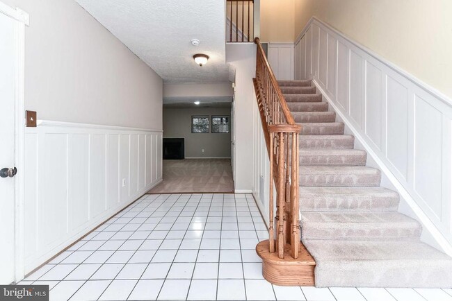 4014 Rosemeade Dr in Fairfax, VA - Foto de edificio - Building Photo