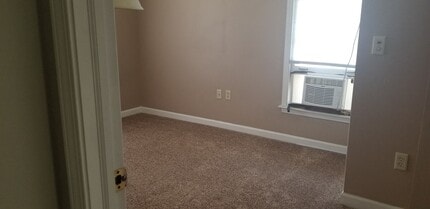 212 E Main St, Unit Upper unit in Yorkville, IL - Building Photo - Building Photo