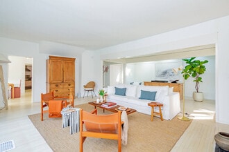 1 Cow Hill Ln in Wainscott, NY - Building Photo - Building Photo