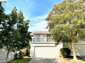 1010 Camino Verde Cir in Walnut Creek, CA - Building Photo