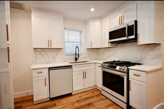 12 Leroy Ave, Unit #1 in Lawrence, MA - Building Photo - Building Photo