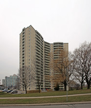 20 Graydon Hall in Toronto, ON - Building Photo - Building Photo