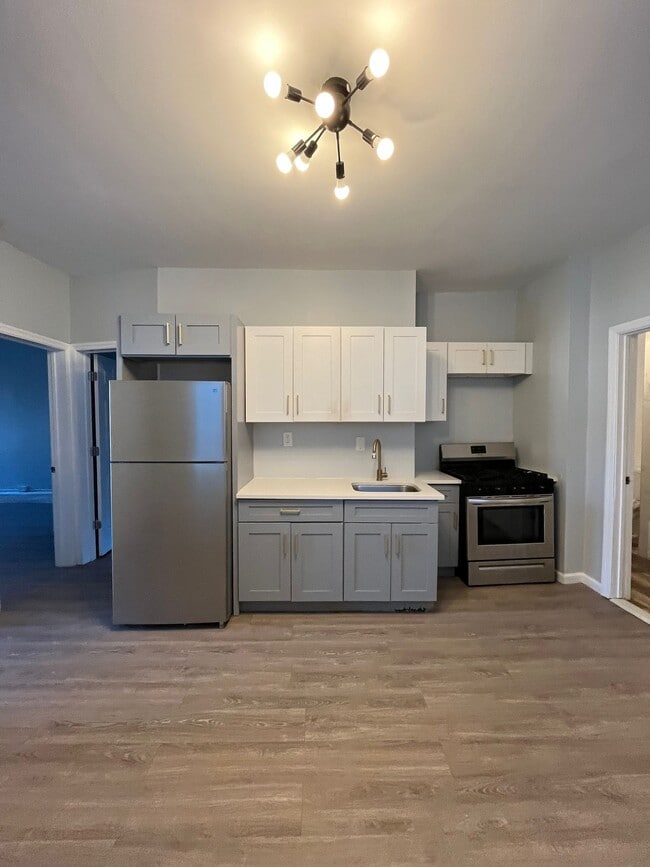 54 Stegman St, Unit 3