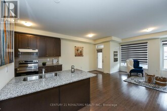 16 Arrowview Dr in Brampton, ON - Building Photo - Building Photo