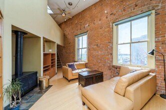606 Post Ave in Seattle, WA - Building Photo - Building Photo