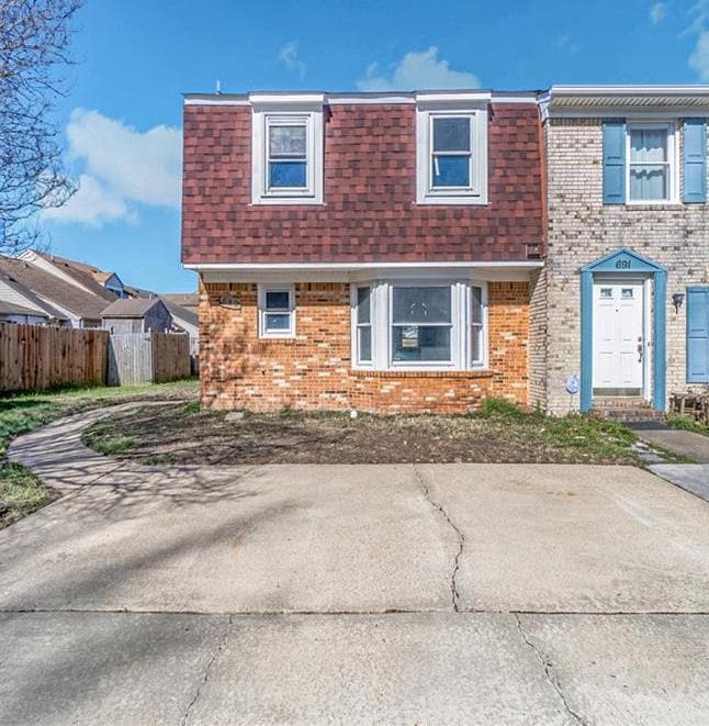 689 Biltmore Dr