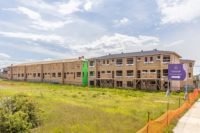 Cherry Hills at Orchards in Edmonton, AB - Building Photo - Building Photo