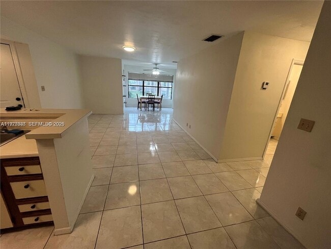 2926 S University Dr, Unit 6207 in Davie, FL - Foto de edificio - Building Photo
