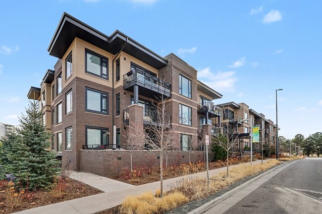 6618 E Lowry Blvd in Denver, CO - Building Photo - Building Photo