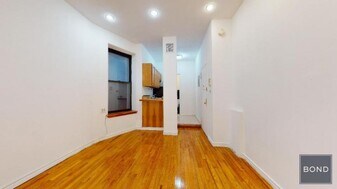 214 E 10th St in New York, NY - Building Photo