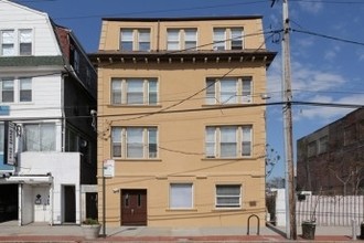 158 Beach 116th St in Far Rockaway, NY - Building Photo - Building Photo