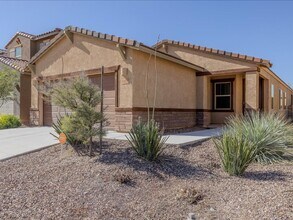 6888 E Via Rancho Rosario in Tucson, AZ - Building Photo - Building Photo