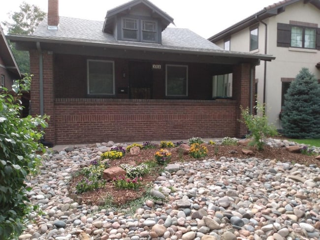 property at 571 S Corona St