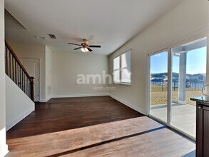 975 Tan Tara Trl in Jacksonville, FL - Foto de edificio - Building Photo