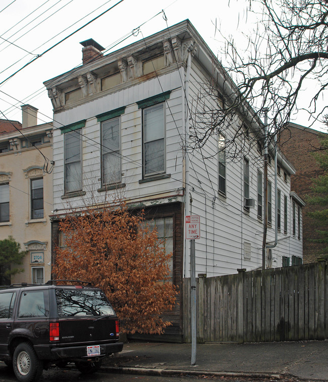 2702 W McMicken Ave in Cincinnati, OH - Building Photo - Building Photo