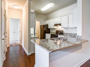 Providence of Northlake in Atlanta, GA - Foto de edificio - Interior Photo