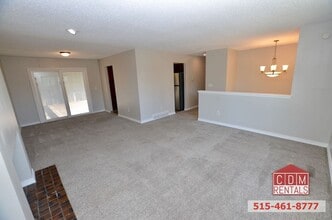 4332 Park Ct in Urbandale, IA - Building Photo - Building Photo