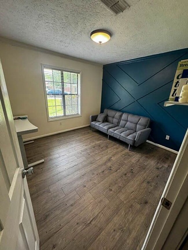 107 Friar Tuck Cir in Columbus, MS - Building Photo - Building Photo