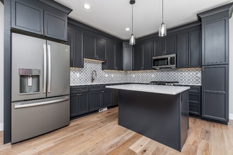 1370 Autumn Ridge Ln in Dubuque, IA - Foto de edificio - Building Photo