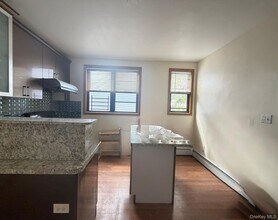 49-04 69th St in Queens, NY - Building Photo - Building Photo