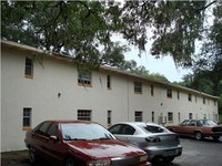 Amelia Apartments in DeLand, FL - Foto de edificio - Building Photo