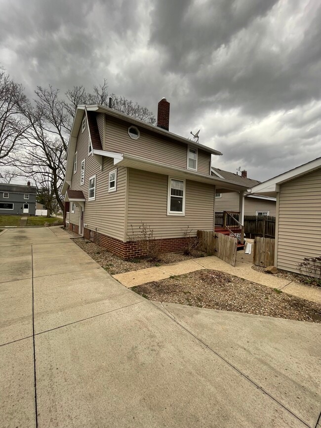 224 Woodside Ave NE in North Canton, OH - Building Photo - Building Photo