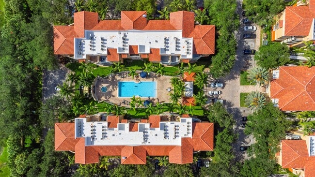 Sunrise Village Apartments in Sunrise, FL - Foto de edificio - Building Photo