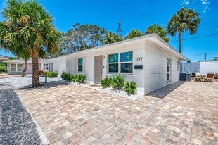 1137 N Moonmist Ct in Sarasota, FL - Building Photo