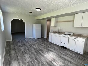 1307 King St in Charlottesville, VA - Foto de edificio - Building Photo