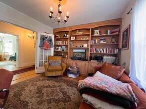 9 Kenwood St in Brookline, MA - Building Photo - Building Photo
