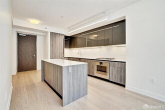 338 Main St, Unit 9F in San Francisco, CA - Building Photo - Building Photo