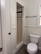 210 S E St in Santa Rosa, CA - Foto de edificio - Building Photo