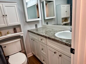 2220 Bahia Vista St, Unit G7 in Sarasota, FL - Foto de edificio - Building Photo