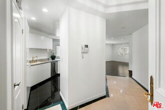 435 Arnaz Dr in Los Angeles, CA - Building Photo - Building Photo