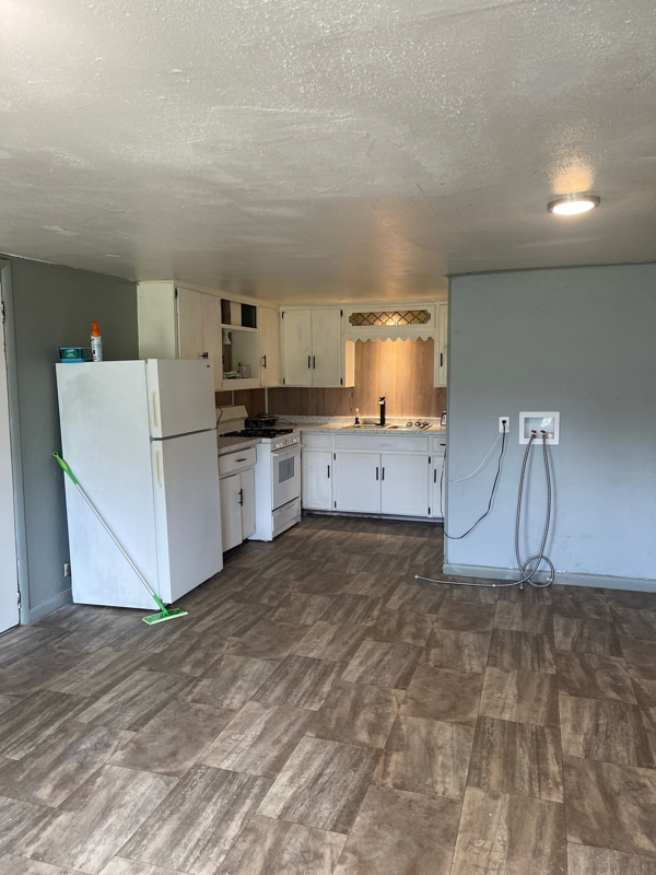 property at 513 S Main Ave